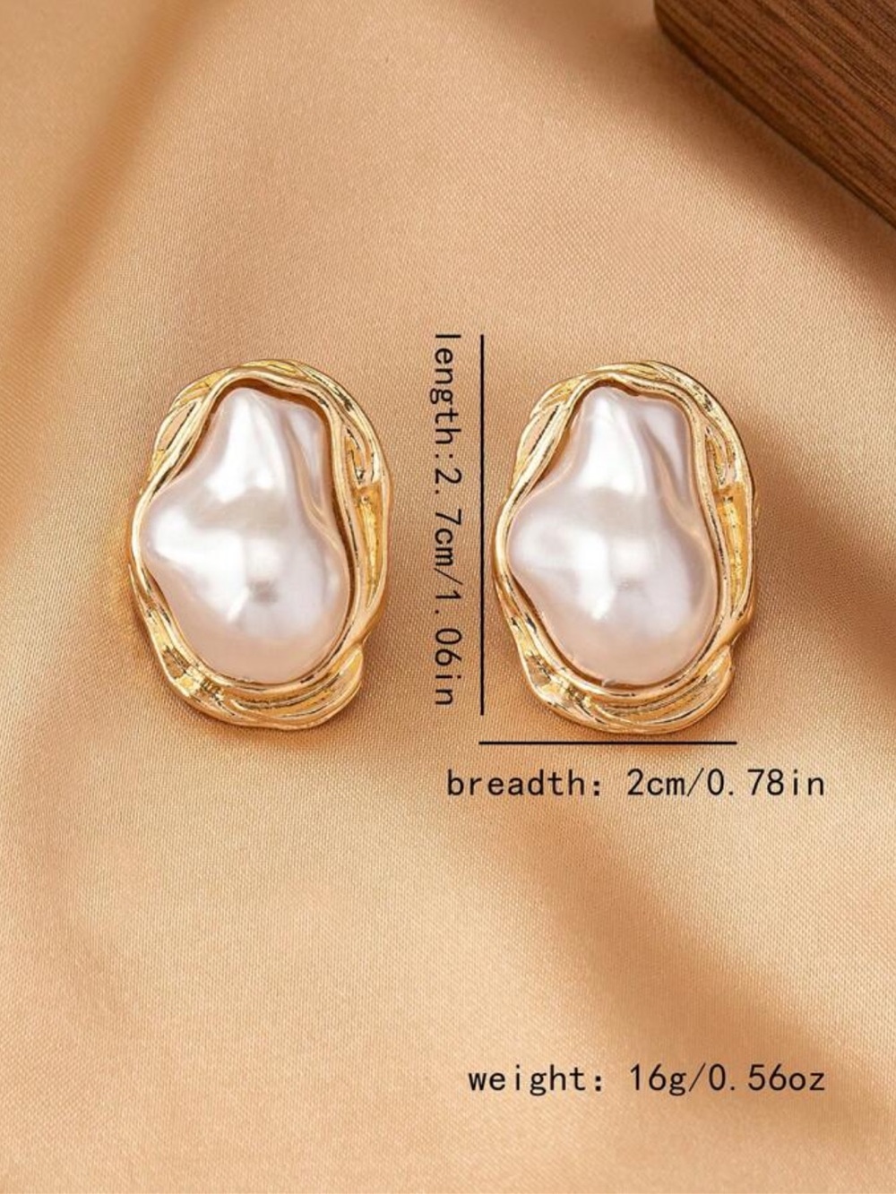 Baroque Pearl Gold-Frame Statement Earrings - Picture 5 of 6